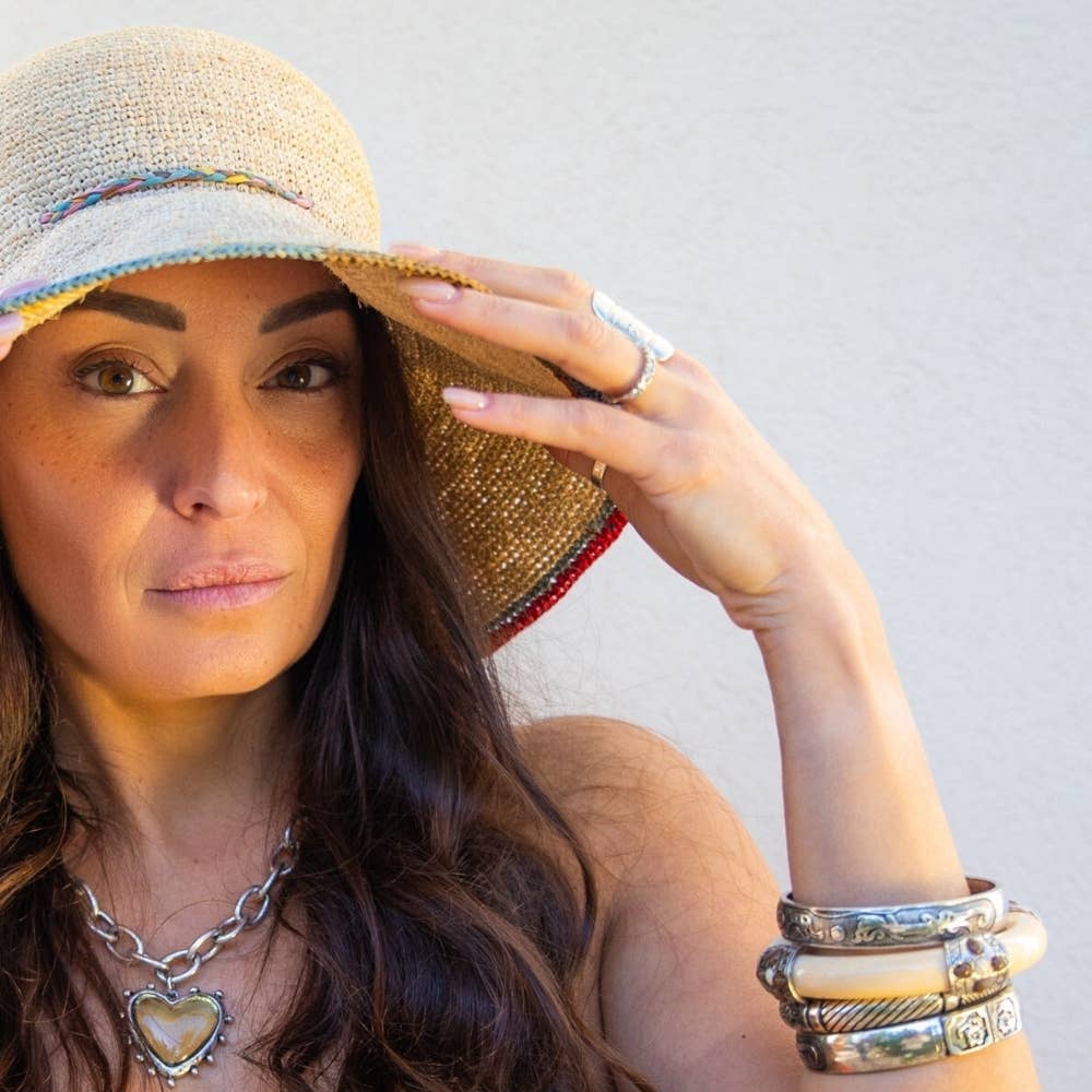 NATURAL RAFFIA CLOCHE HAT - multicolored brim