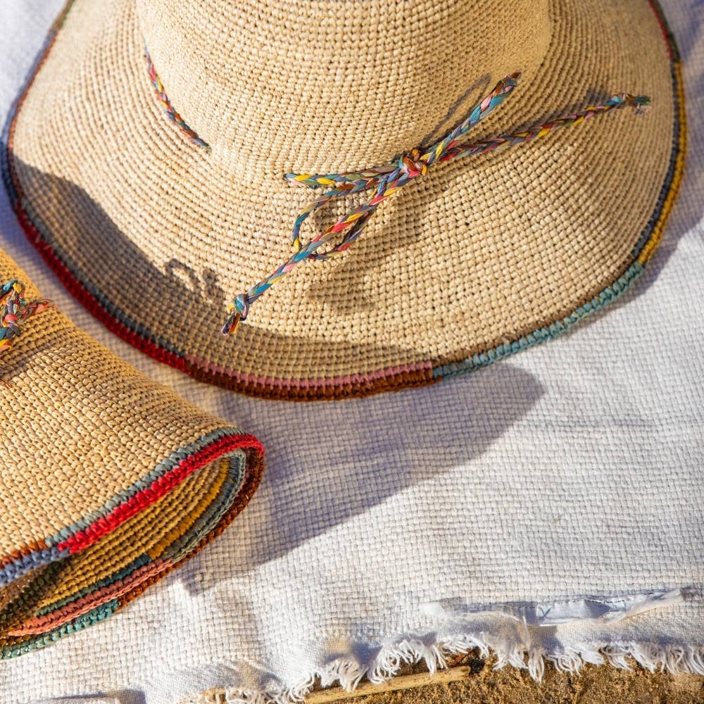 NATURAL RAFFIA CLOCHE HAT - multicolored brim
