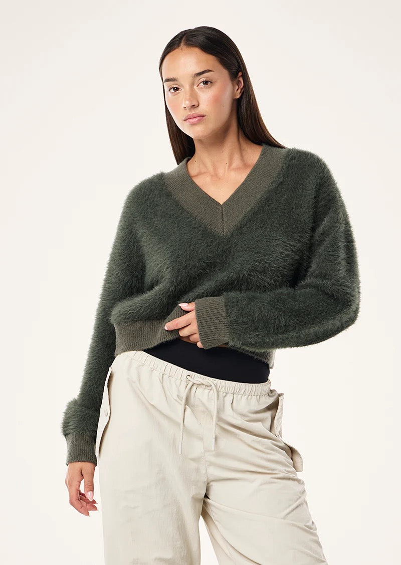 Greenpoint V neck knit sweater