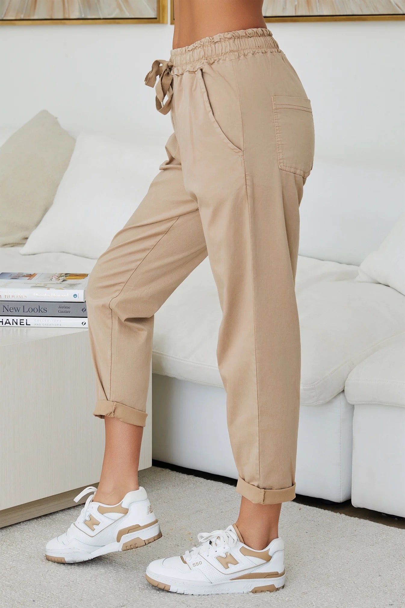 DRAWSTRING LIGHT WEIGHT JOGGER WITH POCKETS
