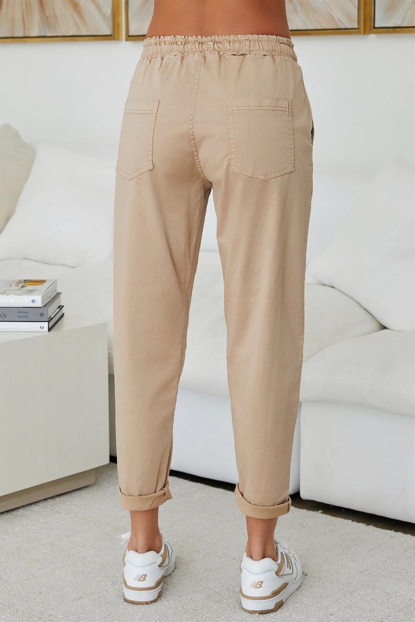 DRAWSTRING LIGHT WEIGHT JOGGER WITH POCKETS