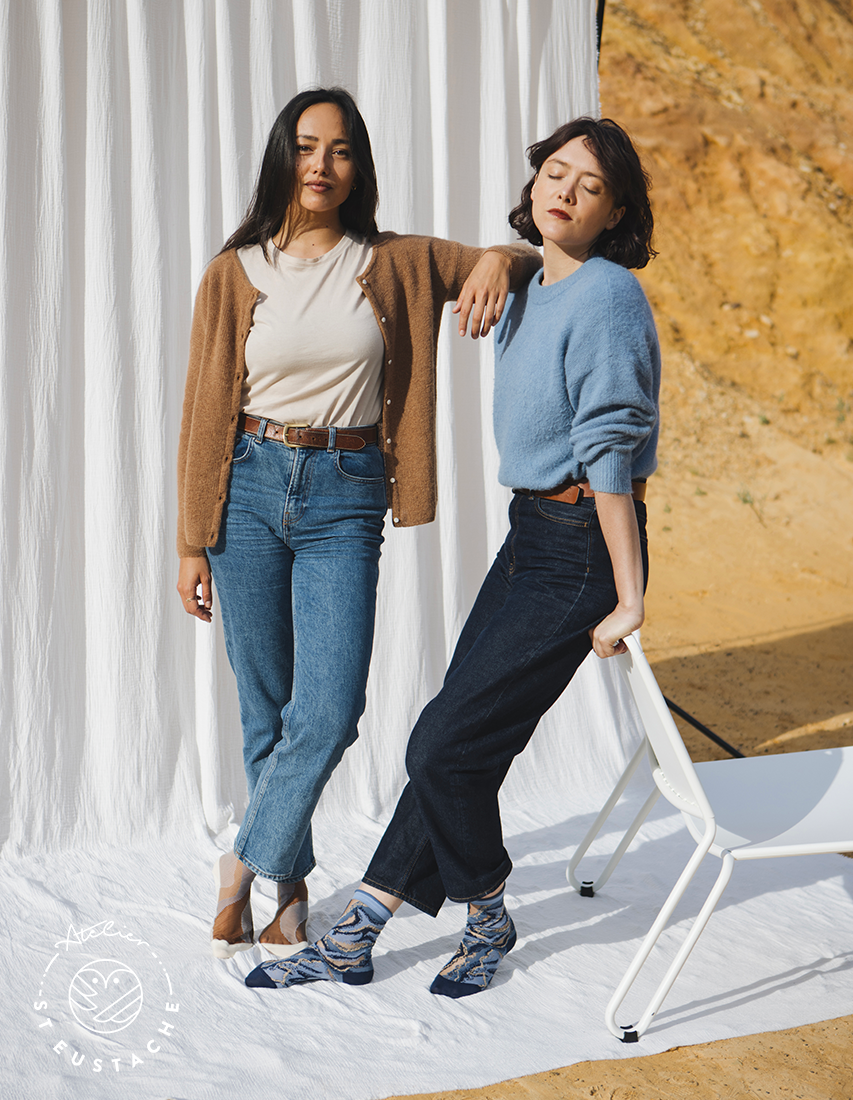 ANTELOPE BEIGE • Women's transparent wave socks