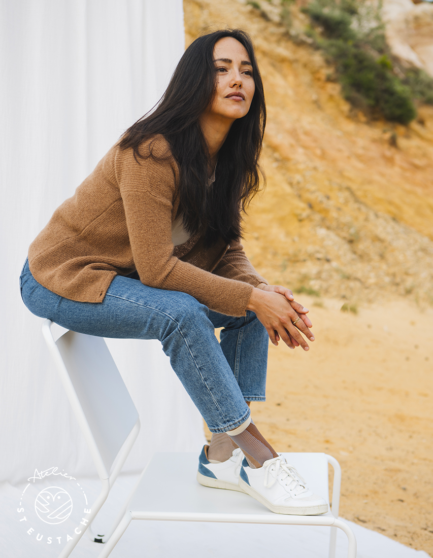 ANTELOPE BEIGE • Women's transparent wave socks