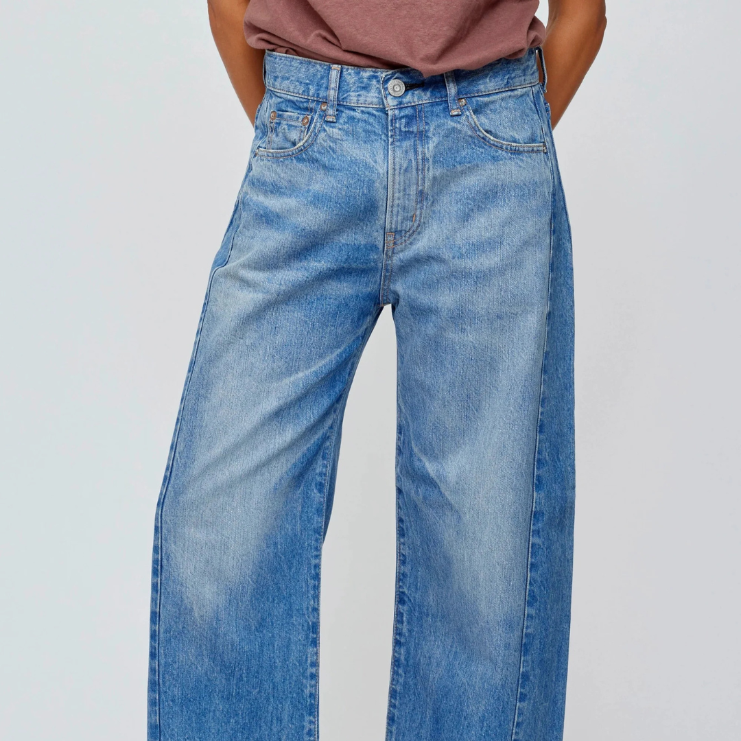 From Tapered to Baggy: Fall’s Must-Have Denim Looks