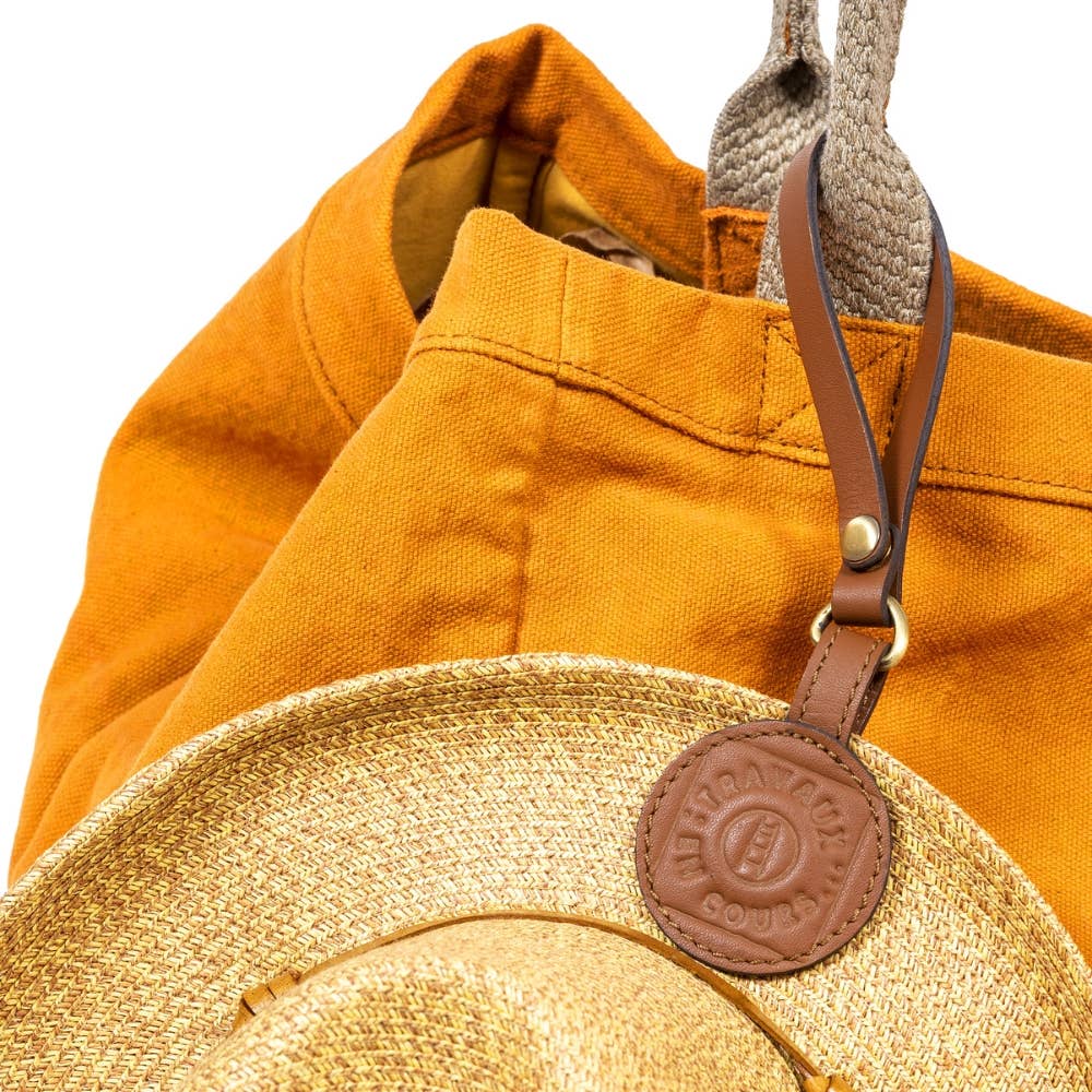Hat hook for camel leather bag
