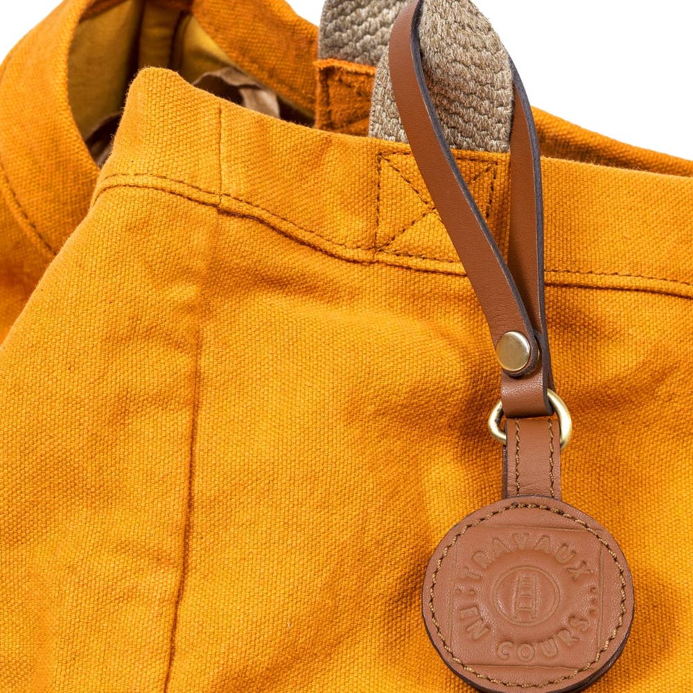 Hat hook for camel leather bag