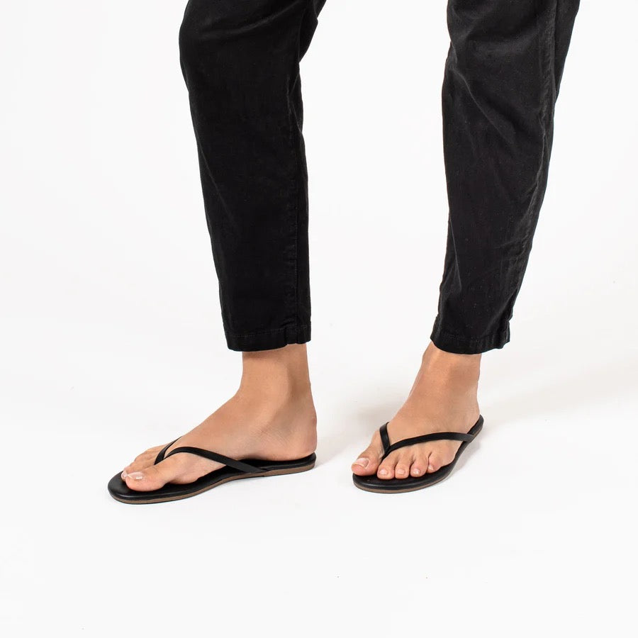 Leather flip flops