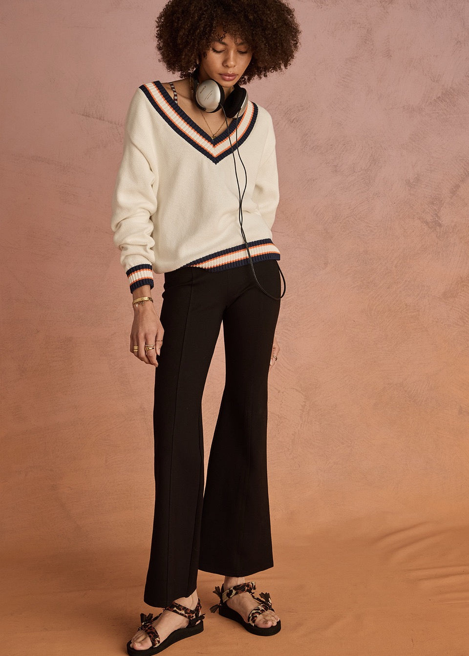 JOSETTE V NECK KNIT SWEATER