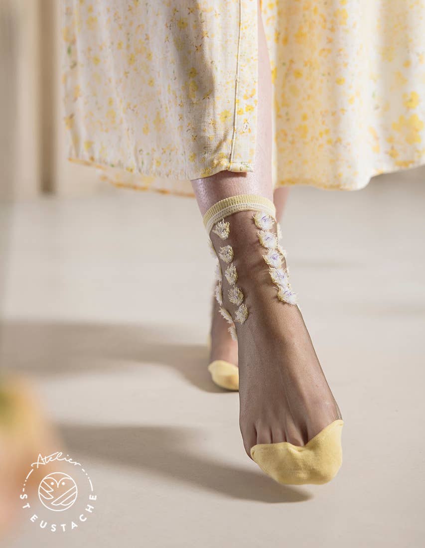 LONDON EYE YELLOW • Refined sheer socks