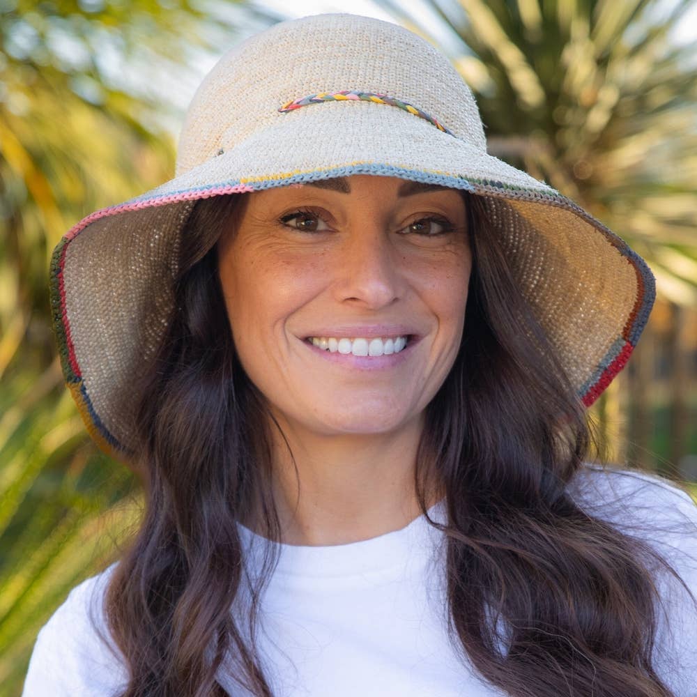 NATURAL RAFFIA CLOCHE HAT - multicolored brim