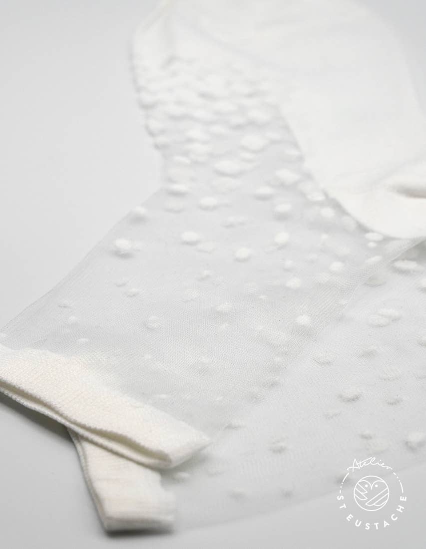 NAKAMEGURO WHITE • Transparent white plumetis socks
