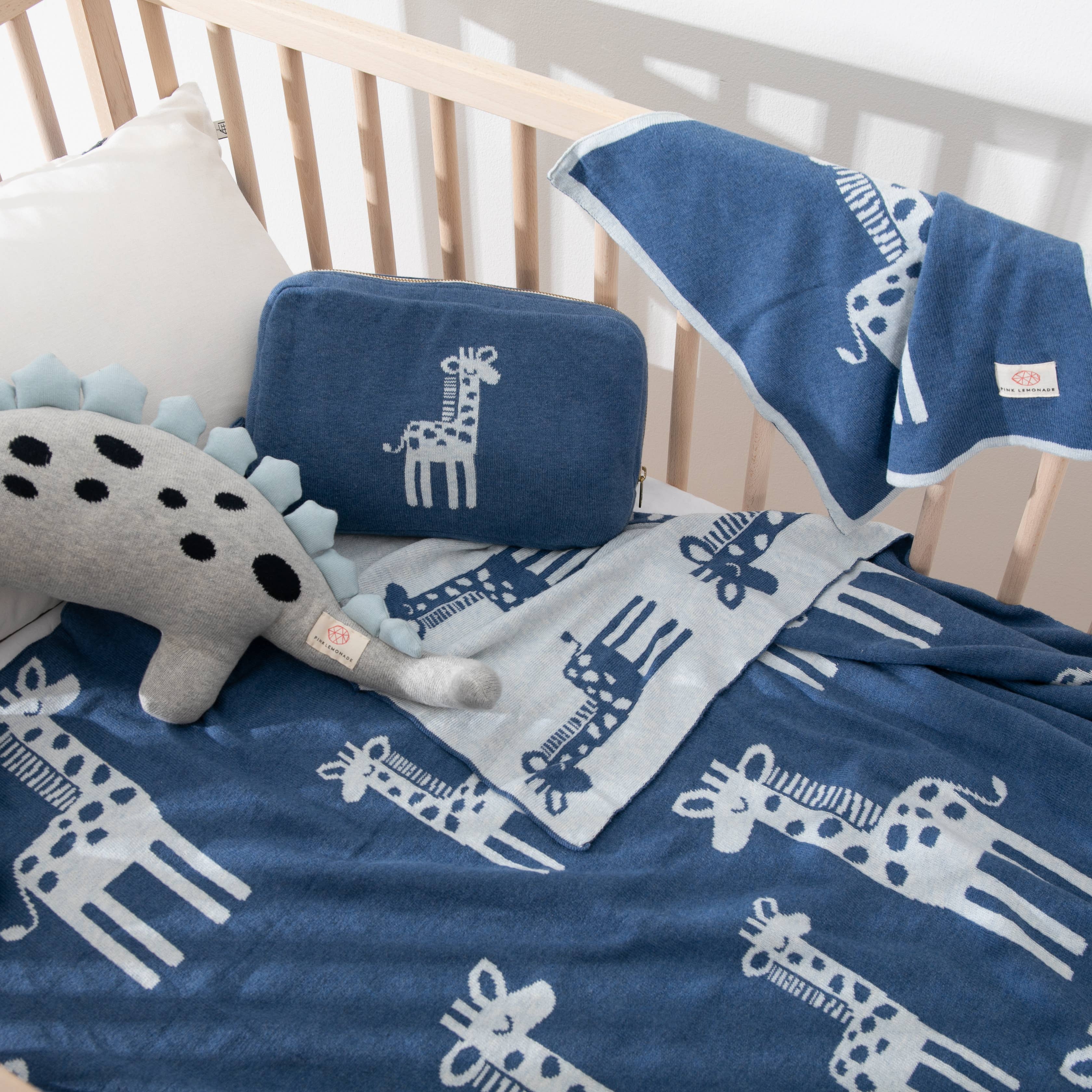 Giraffe - Marine/Sky Blue