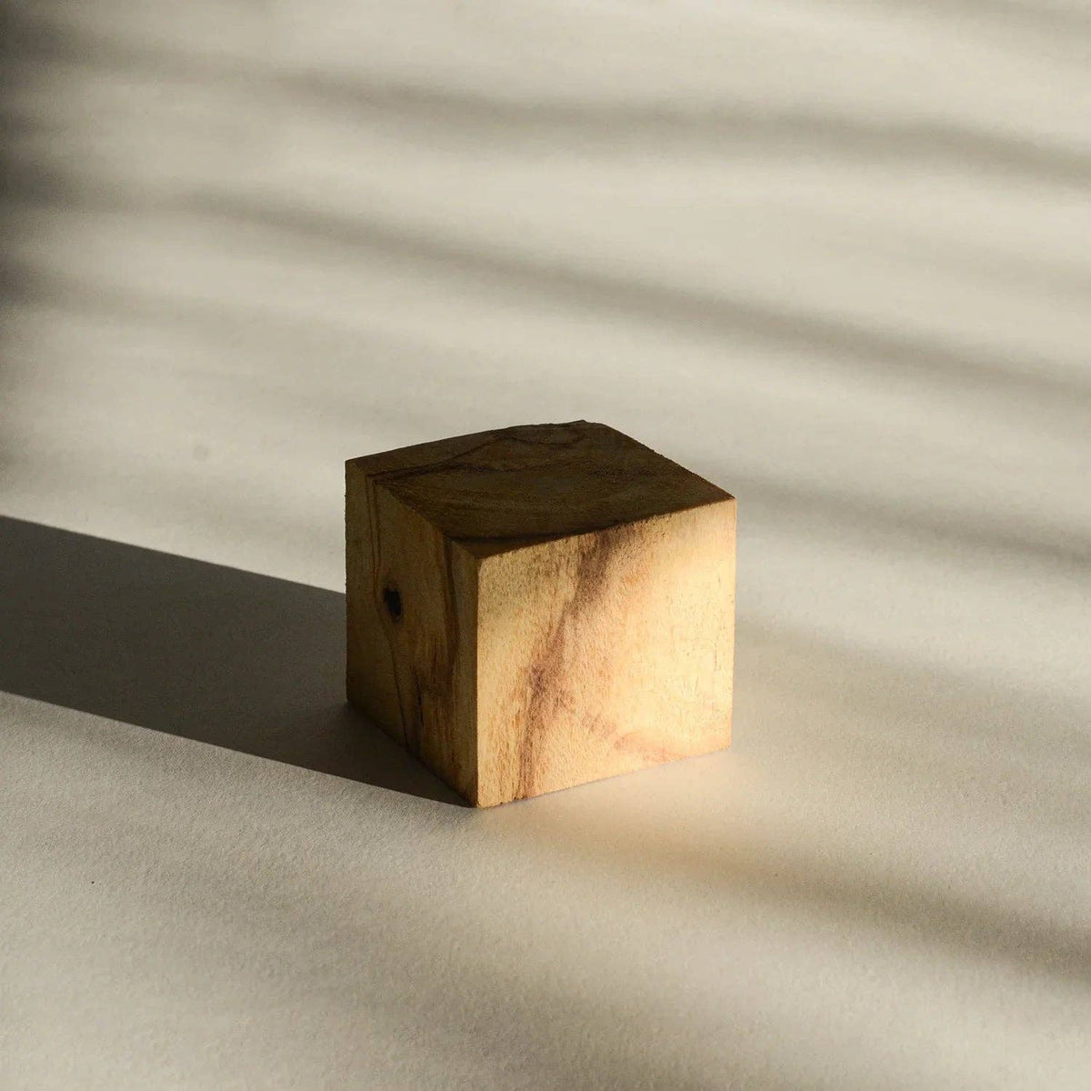Natural Palo Santo Wood Diffuser & 10ml Essential Oil - Willow LI Inc.