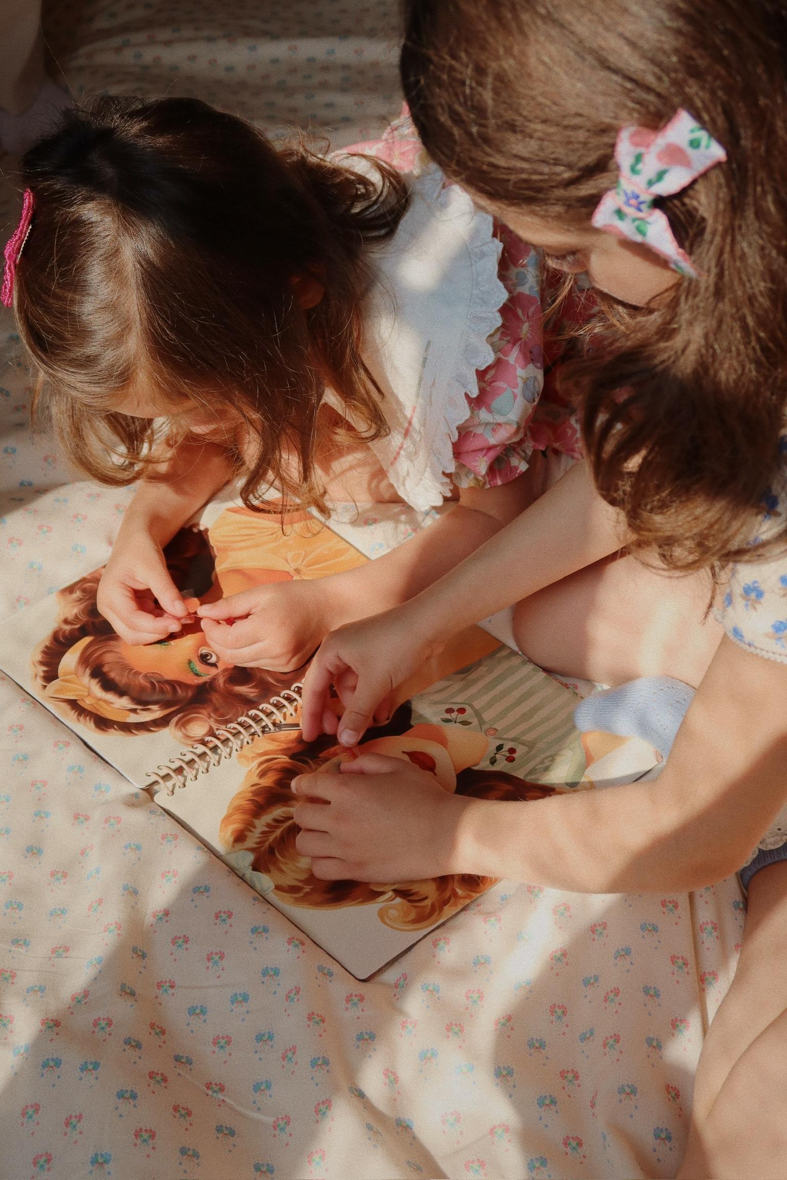 Glam me up sticker book